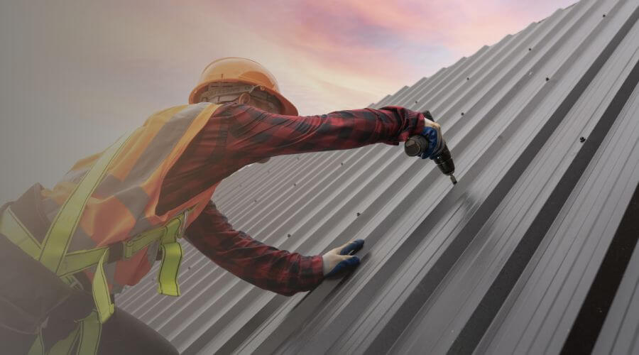 Professional residential roofers in Colchester, IL